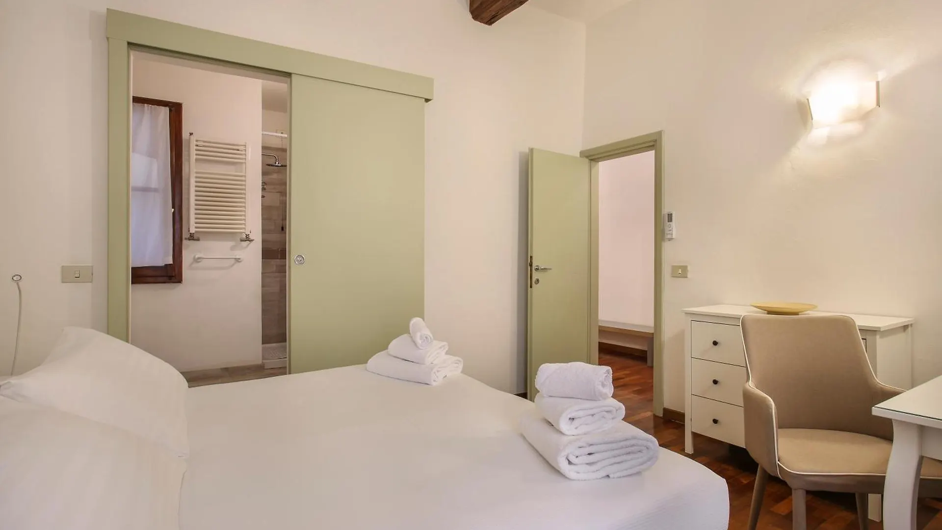 Santa Croce 2 Bedroom Florence 0*,